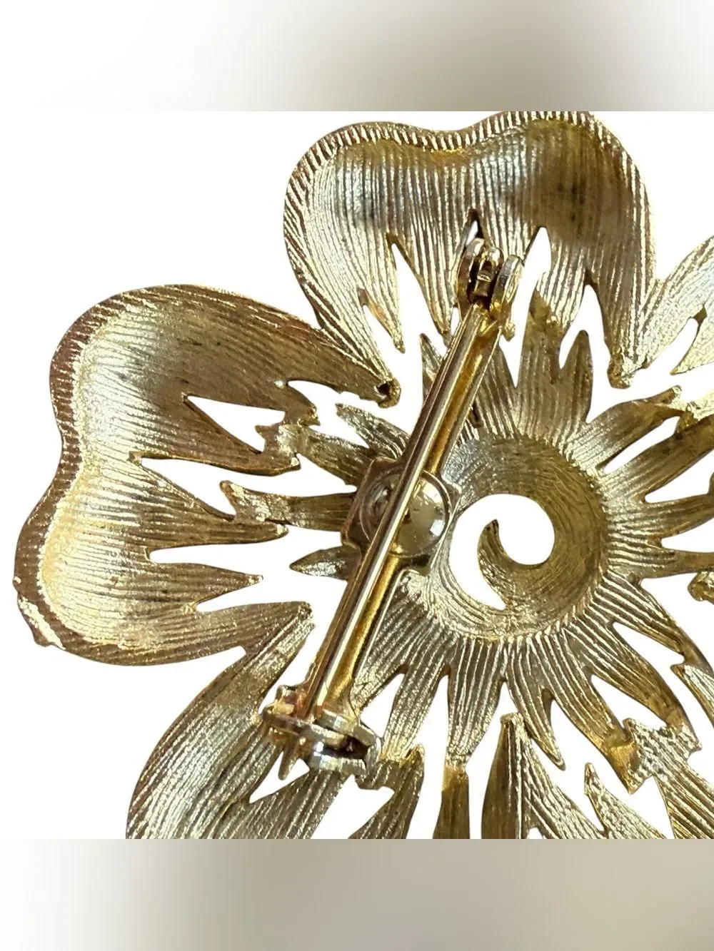 Vintage 1960’s Gold Tone Chunky Brooch Pin